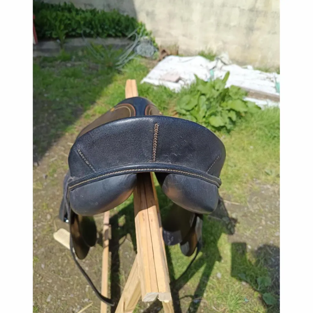 - Marque inconnue - Selles De Dressage>Selle de dressage cuir 2 couleurs