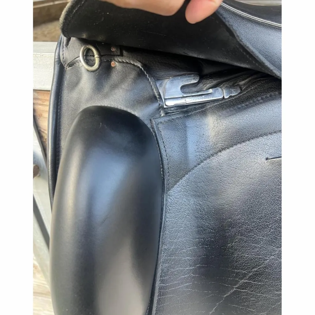 Selle de dressage 17,5*Custom Saddlery Hot