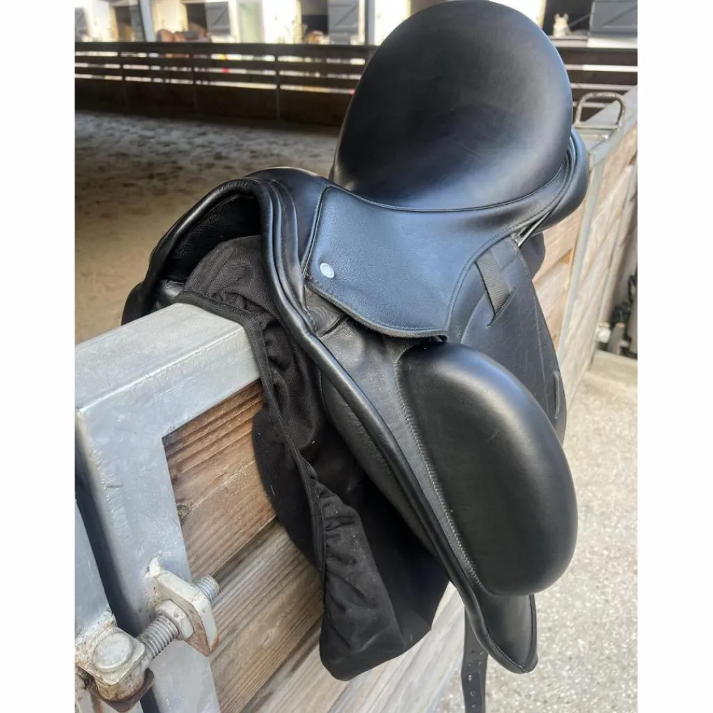 Selle de dressage 17,5*Custom Saddlery Hot