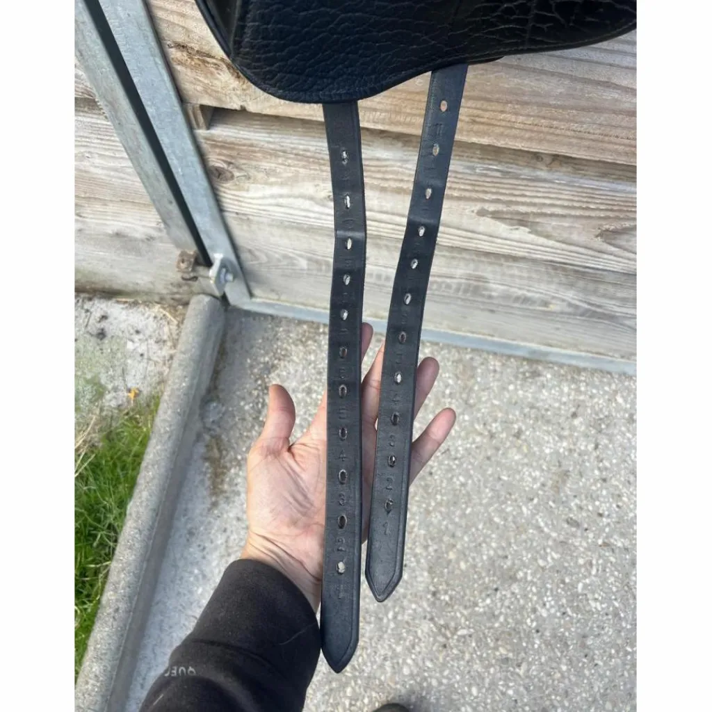 Selle de dressage 17,5*Custom Saddlery Hot