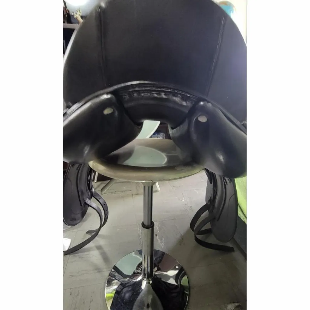 CWD Selles De Dressage>Selle de dressage 17" SE08 Noir monoquartier