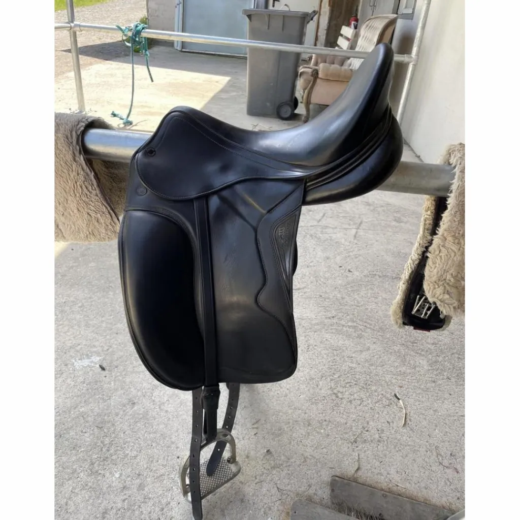 selle de dressage*Equiline New