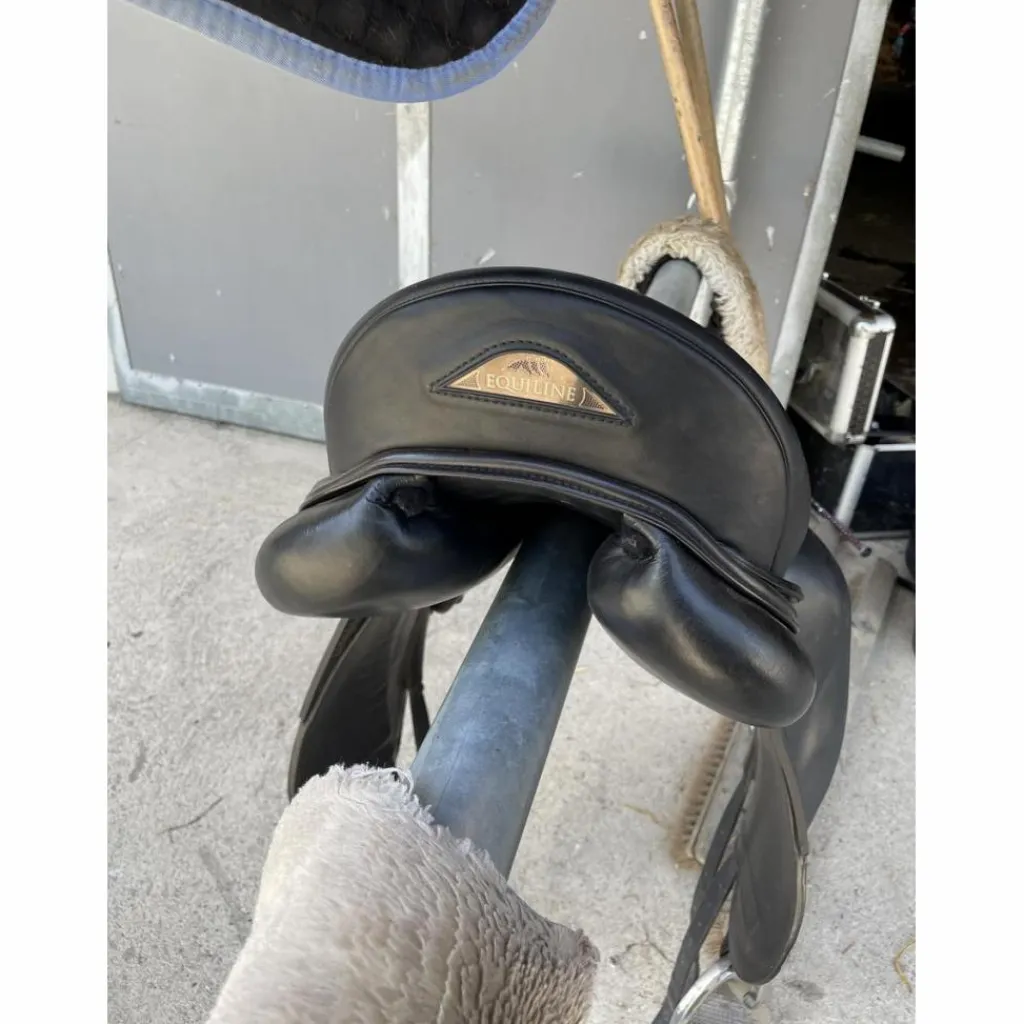 selle de dressage*Equiline New