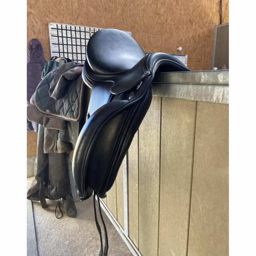 Erreplus Selles De Dressage>Selle de dressage 17,5’