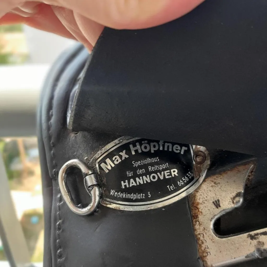 - Marque inconnue - Selles De Dressage>Selle de dressage et bride en cuir noir