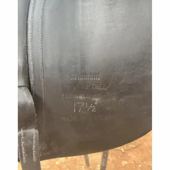 Selle de dressage 17,5