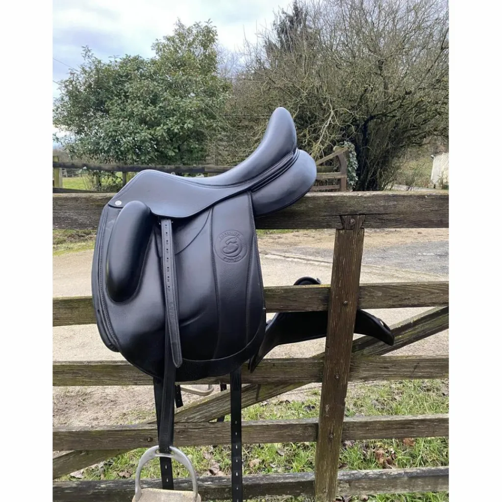 Selle de dressage*Forestier Sale