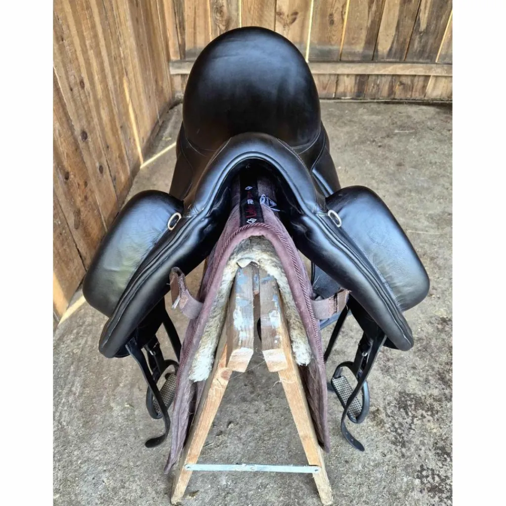 Forestier Selles De Dressage>Selle de dressage Aachen II – 2021 – 16,5 pouces
