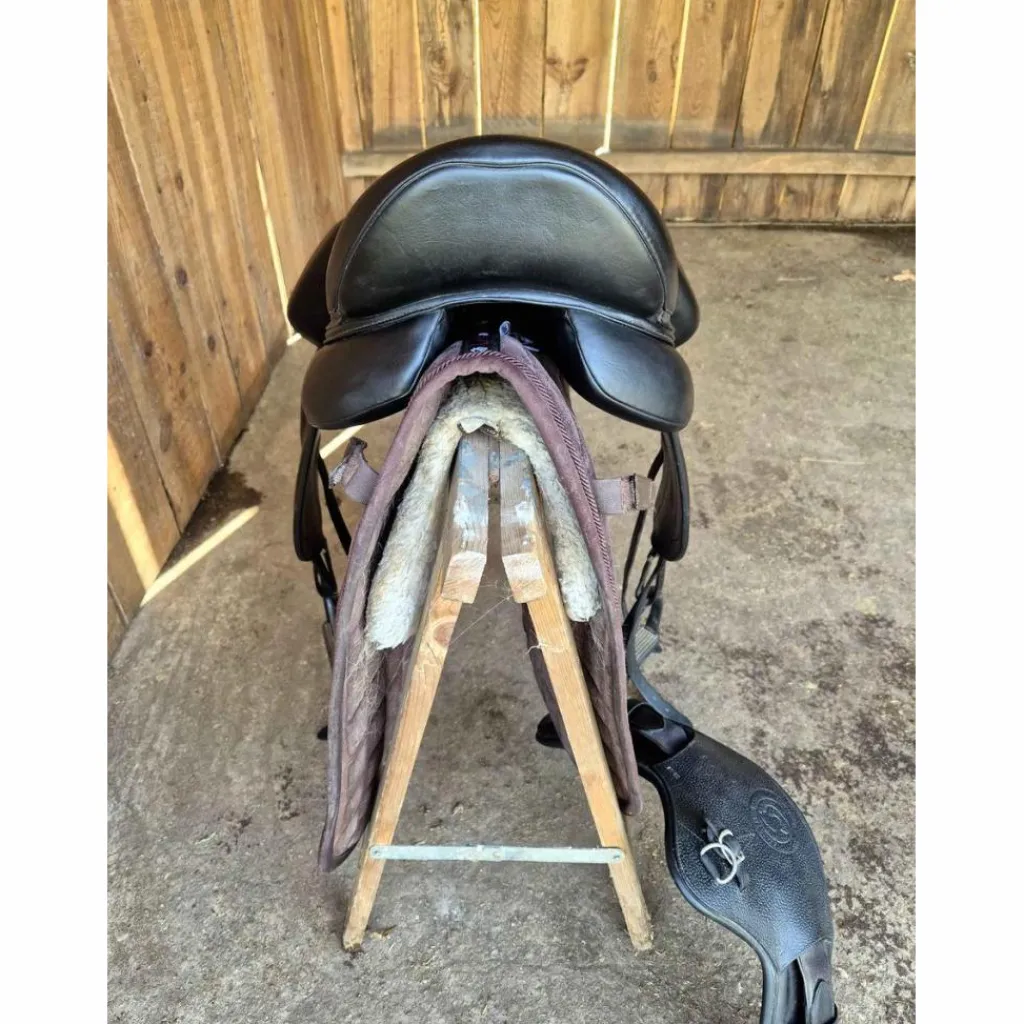 Forestier Selles De Dressage>Selle de dressage Aachen II – 2021 – 16,5 pouces