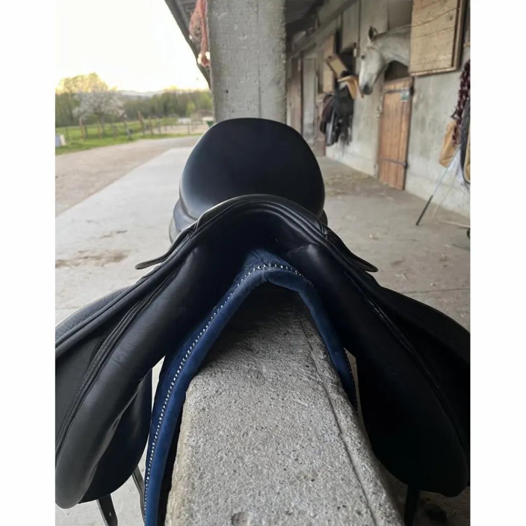 Selle de dressage 17pouces*Ikonic Clearance
