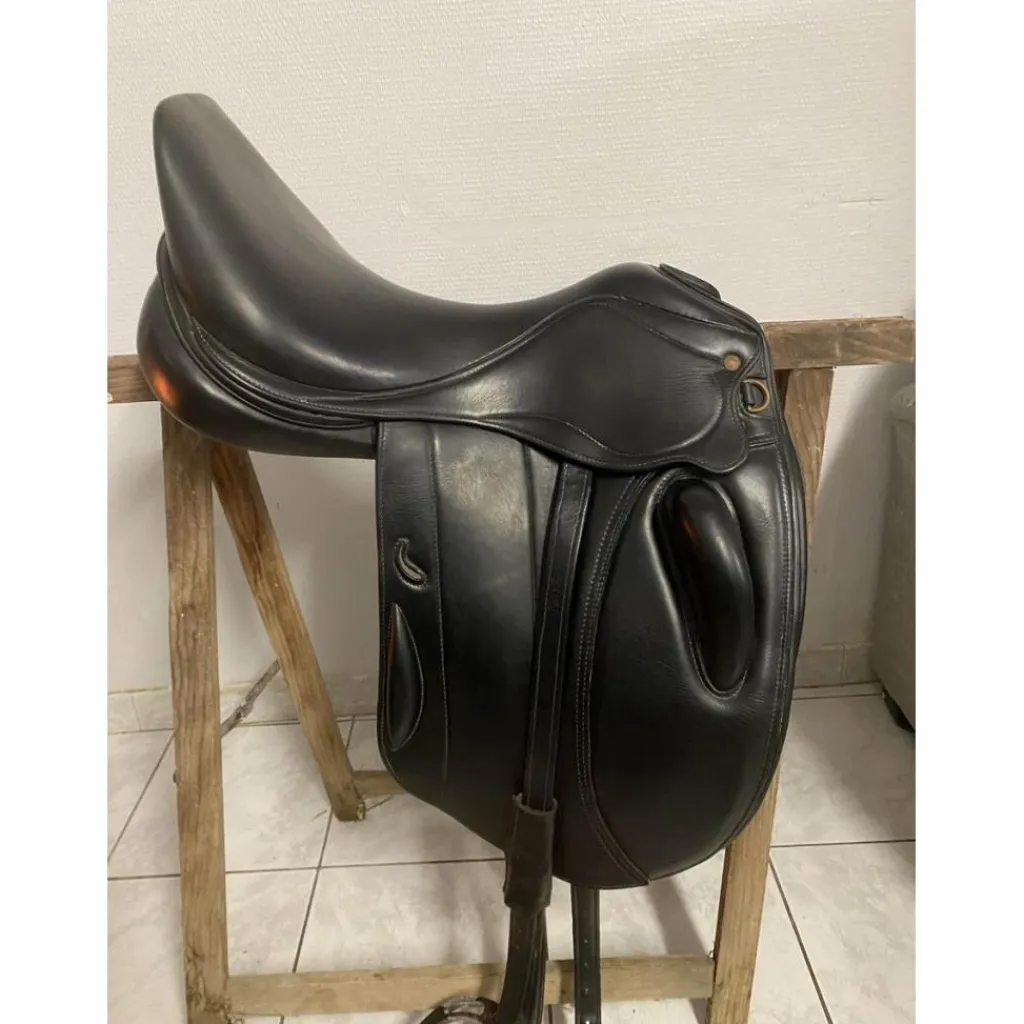 Jean-Luc Maurel Selles De Dressage>Selle de dressage Jean Luc Maurel 18’