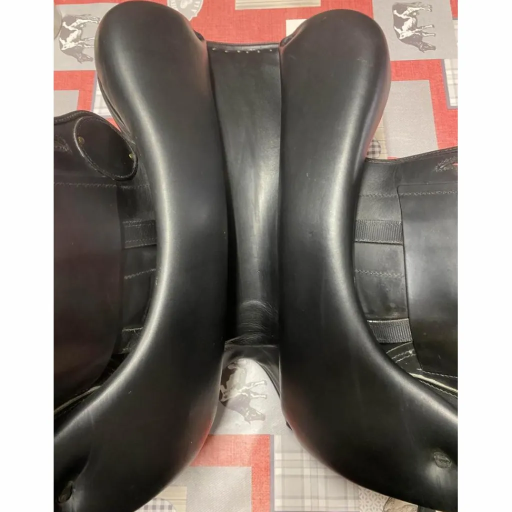 Jean-Luc Maurel Selles De Dressage>Selle de dressage Jean Luc Maurel 18’