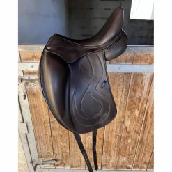 Selle de dressage noire 2022*- Marque inconnue - Hot