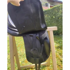 Selle de dressage Omega Line 17