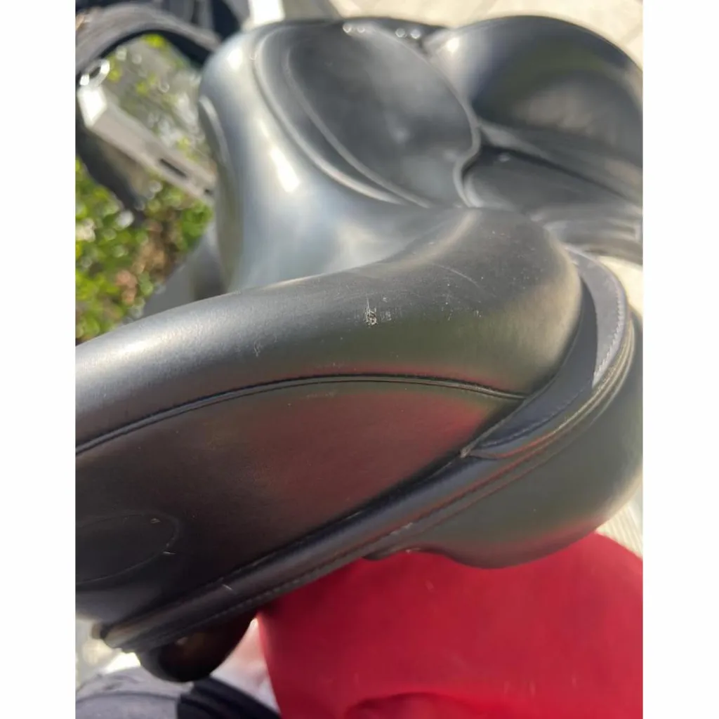 Selle de dressage Équipe Viktoria*Equipe Clearance