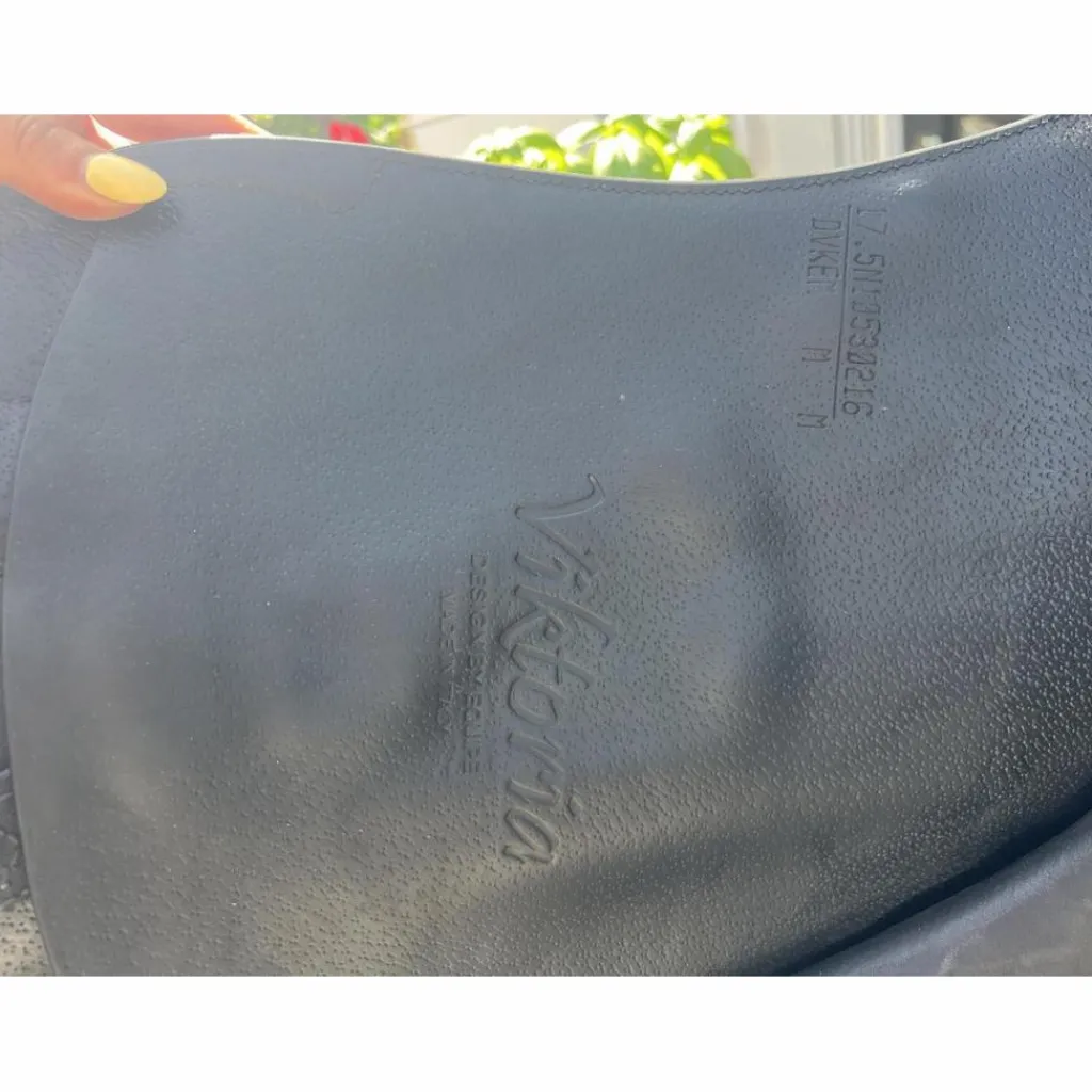 Selle de dressage Équipe Viktoria*Equipe Clearance