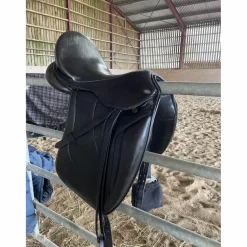 Selle de dressage Éric Thomas*Eric Thomas Outlet