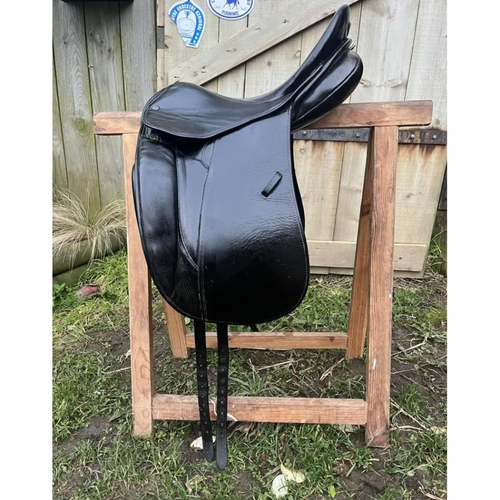Selle de dressage*Stubben New
