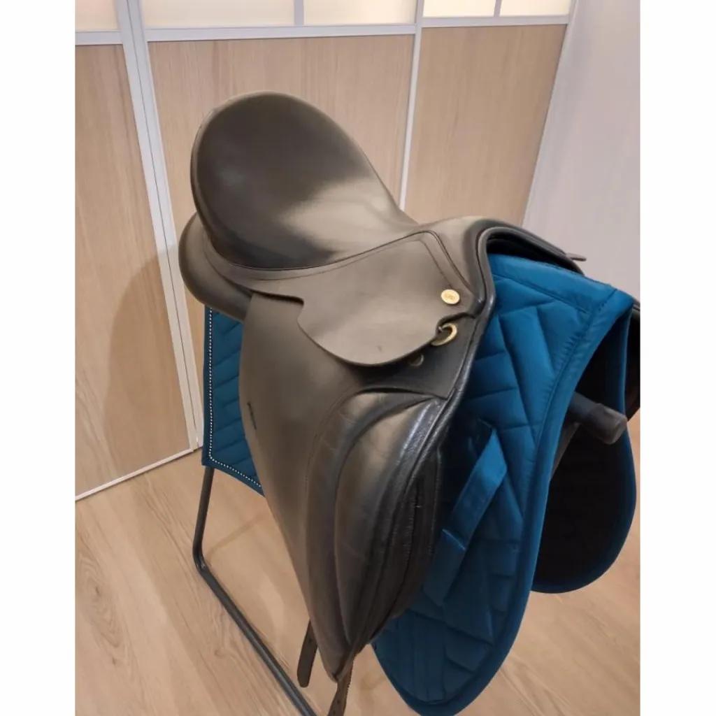 - Marque inconnue - Selles De Dressage>Selle de dressage Thésée 17,5 - Parfait état