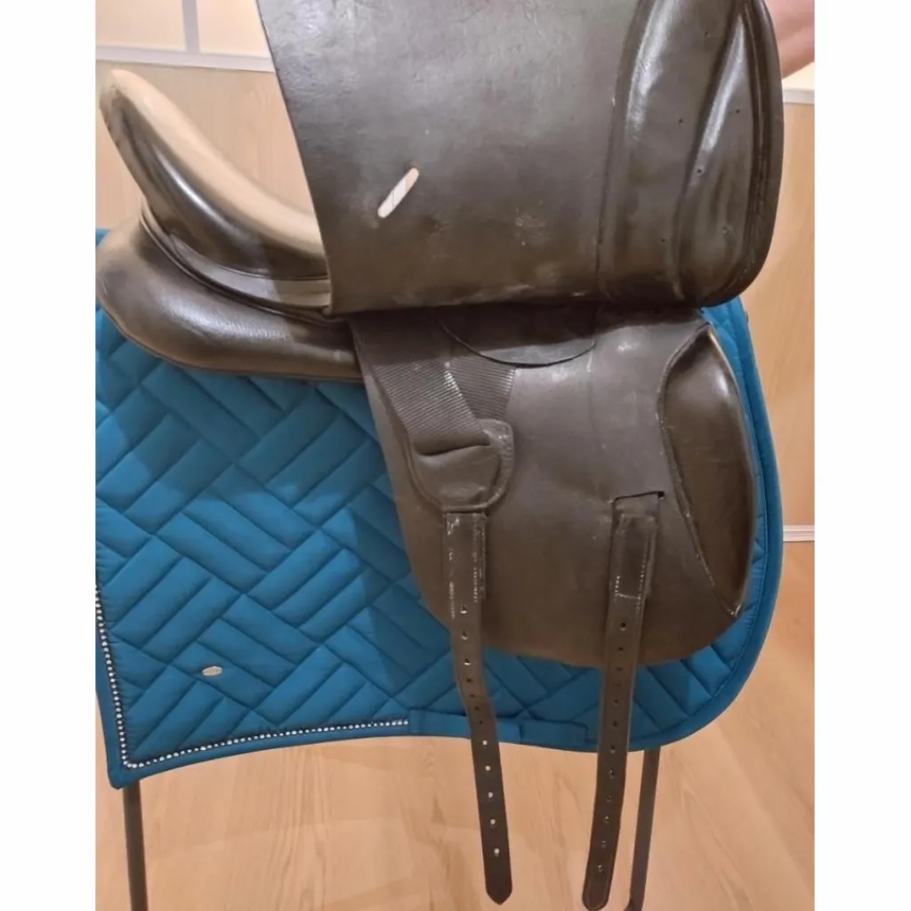 - Marque inconnue - Selles De Dressage>Selle de dressage Thésée 17,5 - Parfait état