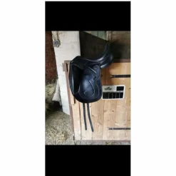 Antares Selles De Dressage>Selle dressage signature 17'5
