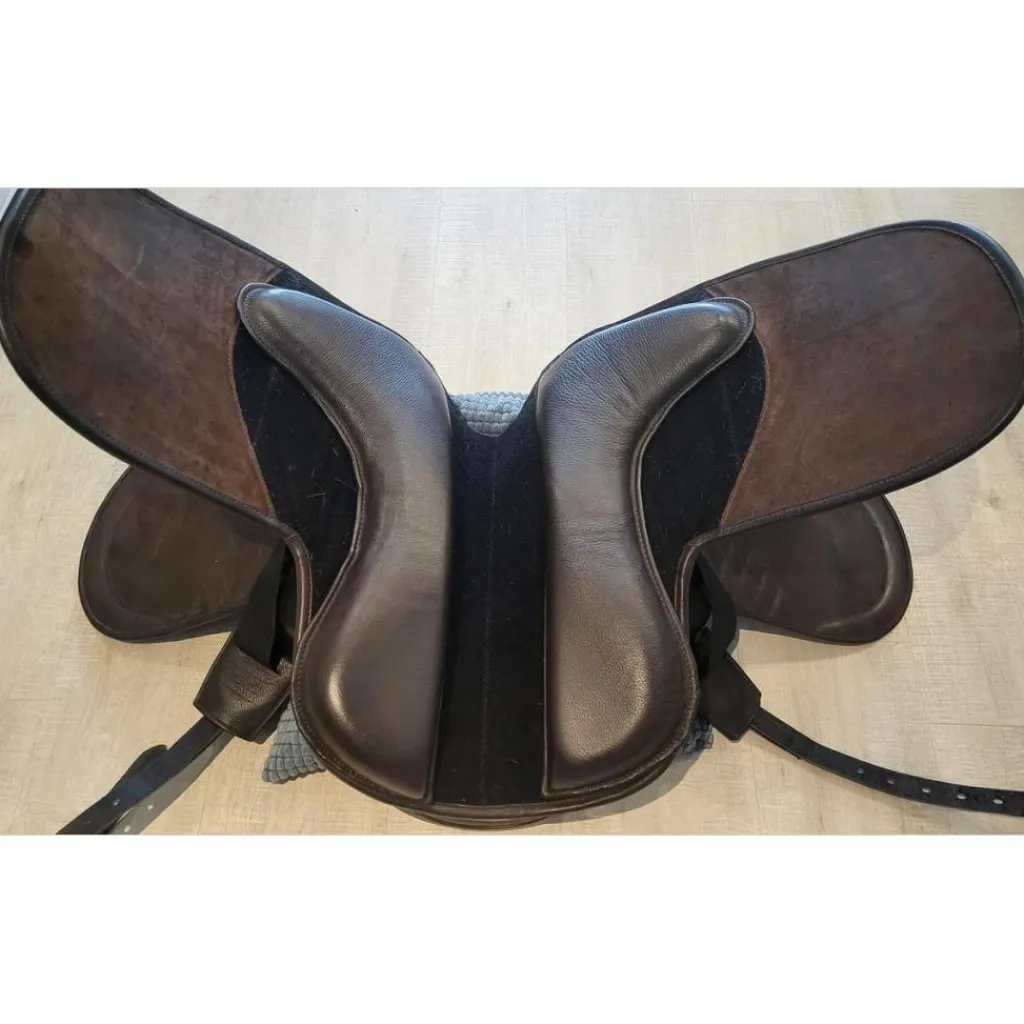 Selle dressage arçon cuir Hidalgo Modèle Chicago 18"*- Marque inconnue - Online