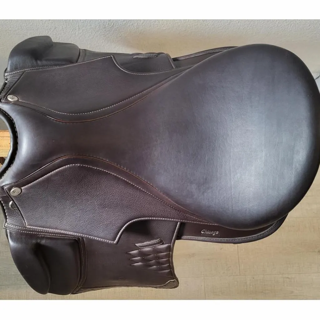 Selle dressage arçon cuir Hidalgo Modèle Chicago 18"*- Marque inconnue - Online
