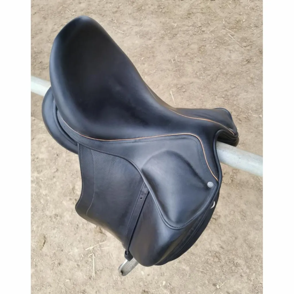 Childeric Selles De Dressage>SELLE DRESSAGE DGP