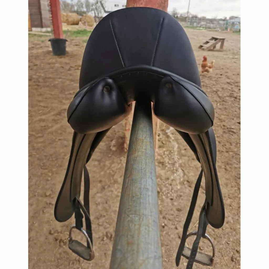 Childeric Selles De Dressage>SELLE DRESSAGE DGP
