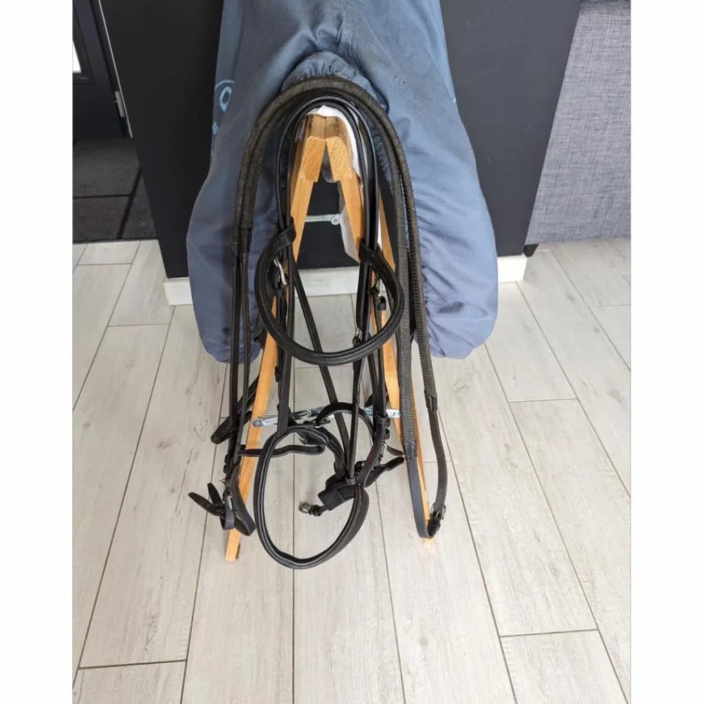 - Marque inconnue - Selles De Dressage>Selle dressage cuir noir 17"5 Quadrije et filet