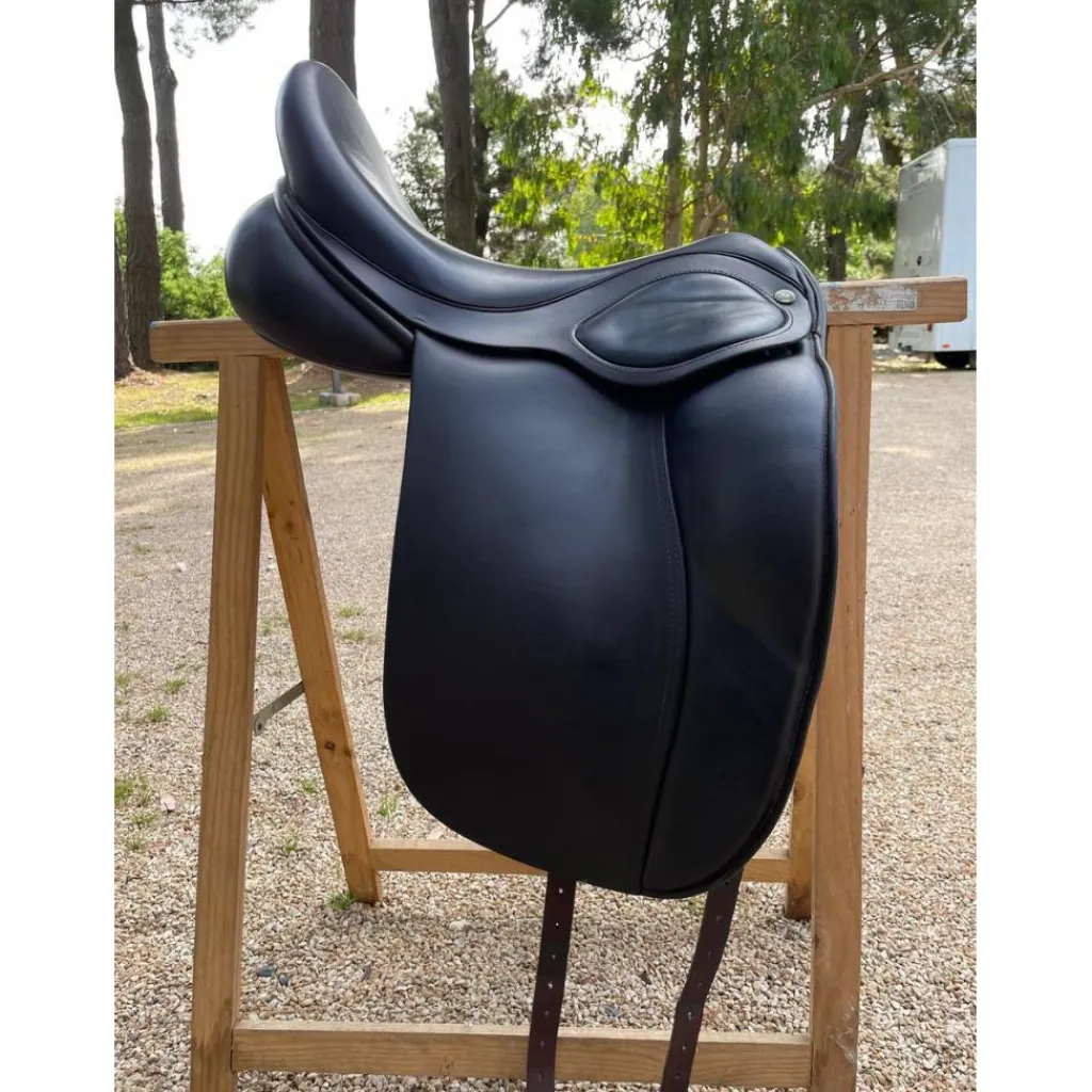 - Marque inconnue - Selles De Dressage>Selle dressage Huksebos