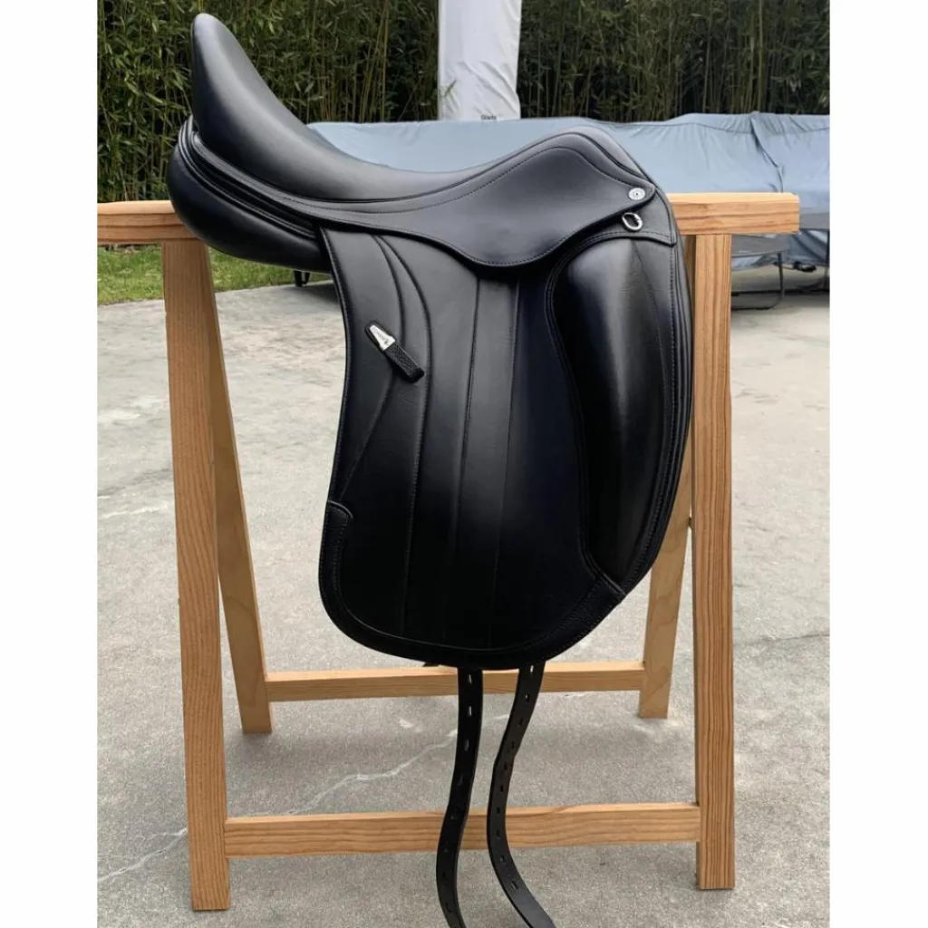 Equipe Selles De Dressage>Selle dressage Équipe Viktoria taille 17,5