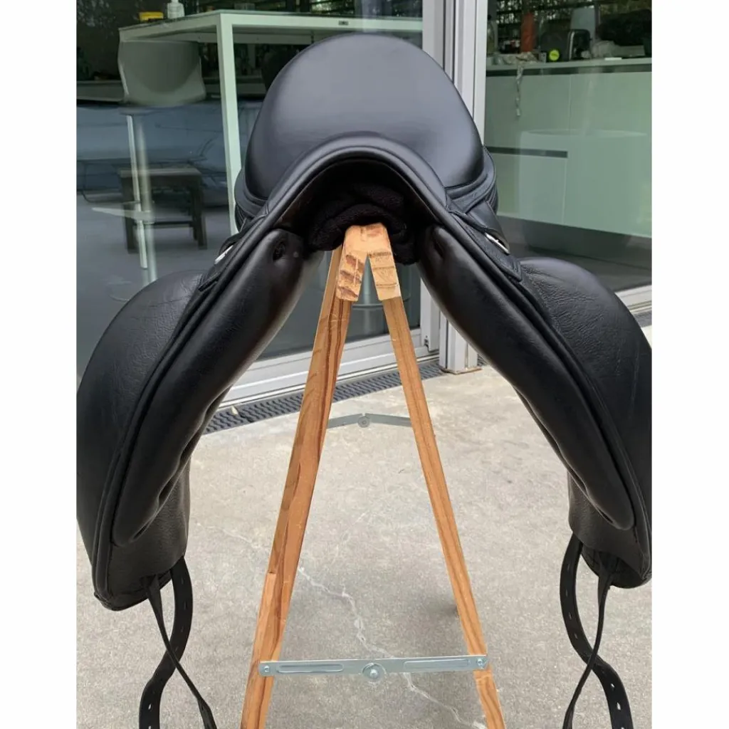 Equipe Selles De Dressage>Selle dressage Équipe Viktoria taille 17,5
