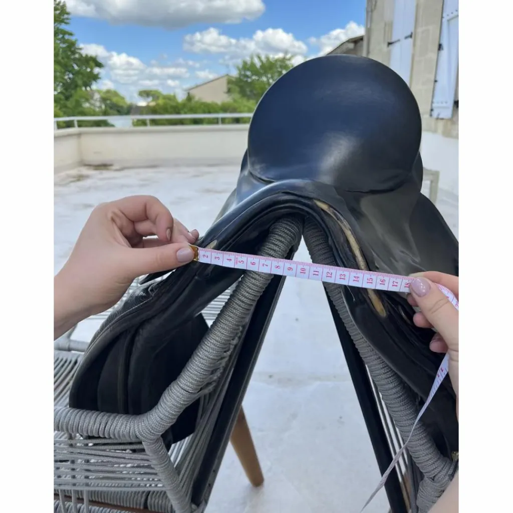 selle dressage thoroughbred saddlery noire*Thorowgood Online