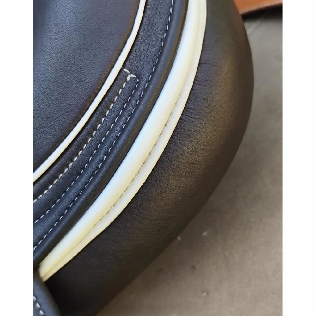 Selle EKUS F4 - 17,5" état neuf*- Marque inconnue - New