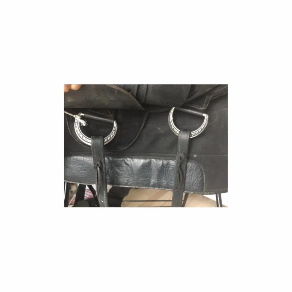 - Marque inconnue - Autres Selles (Amazone, Barefoot, Australienne...)>Selle EZ fit en cuir sans arcon + accessoires
