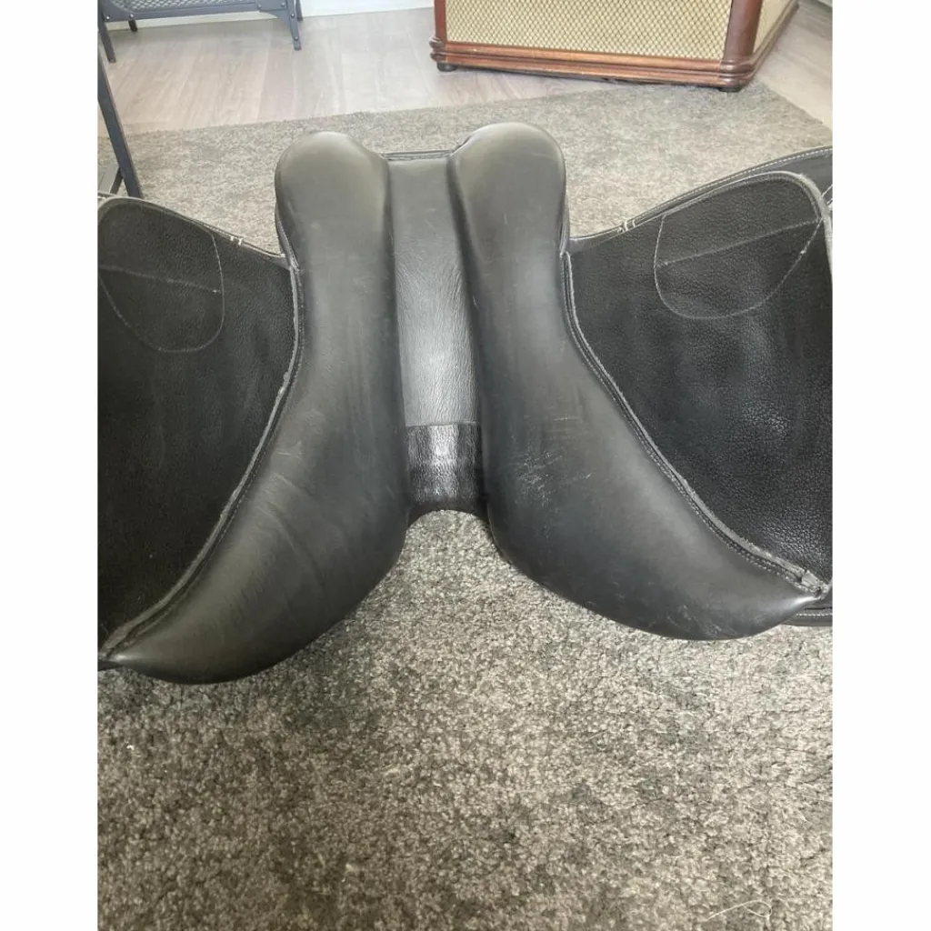 Selle Paddock – Cuir noir – 310*Fouganza Clearance