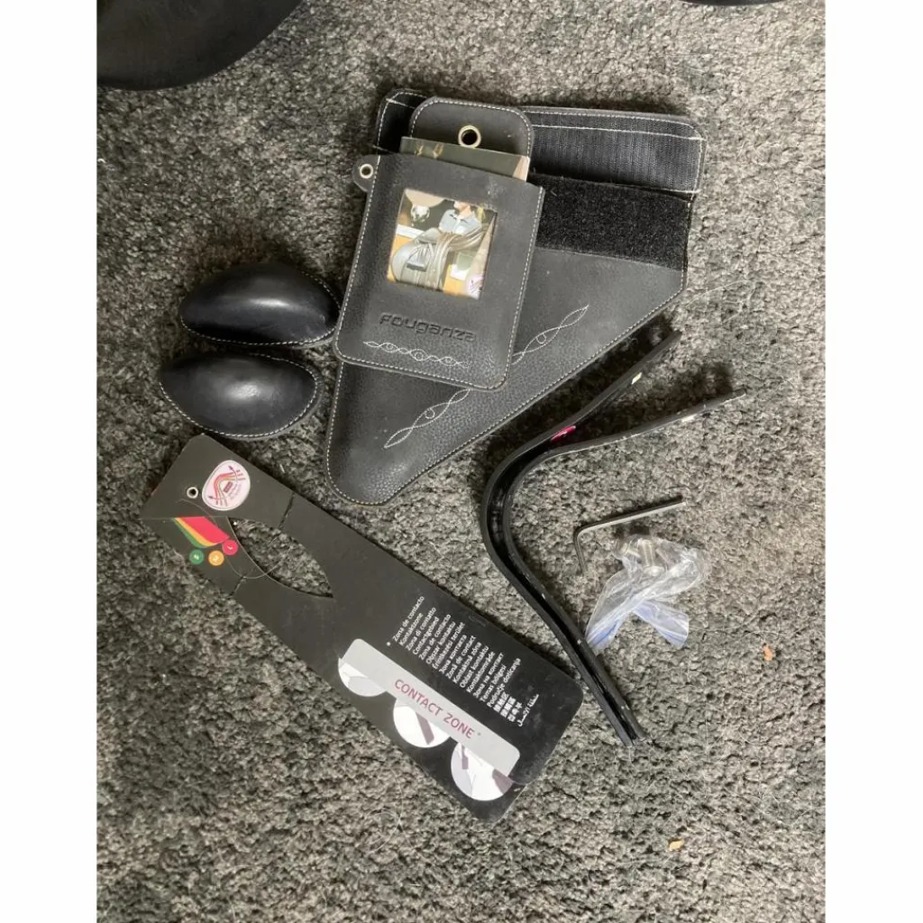 Selle Paddock – Cuir noir – 310*Fouganza Clearance