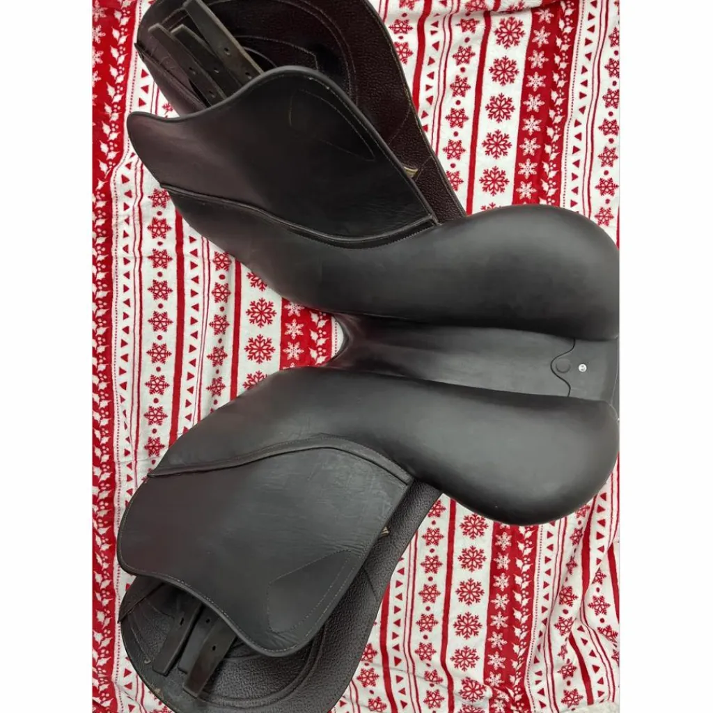 CWD Selles D'Obstacle>Selle Mademoiselle 2GS 16,5 pouces