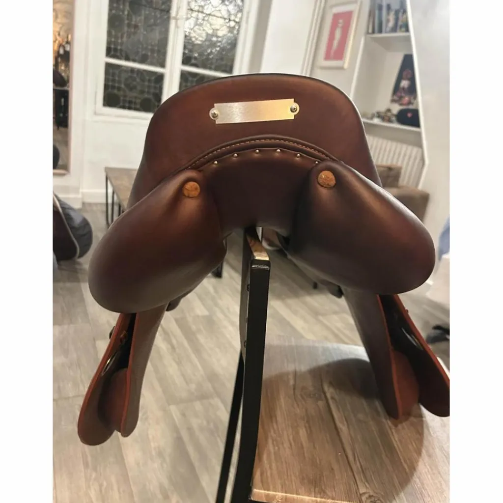 Meyer Selles Mixtes>Selle 17 de 2025 quasiment neuve