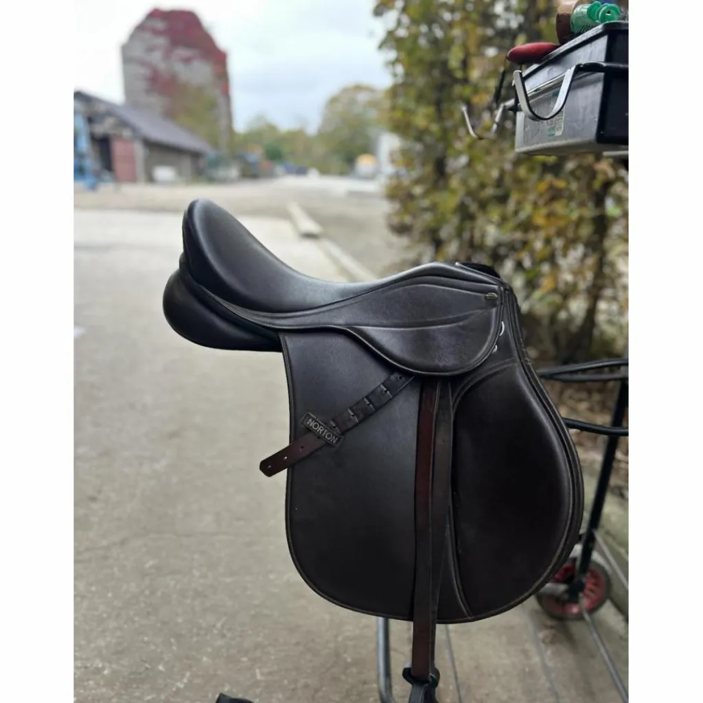 Norton Selles Mixtes>Selle
