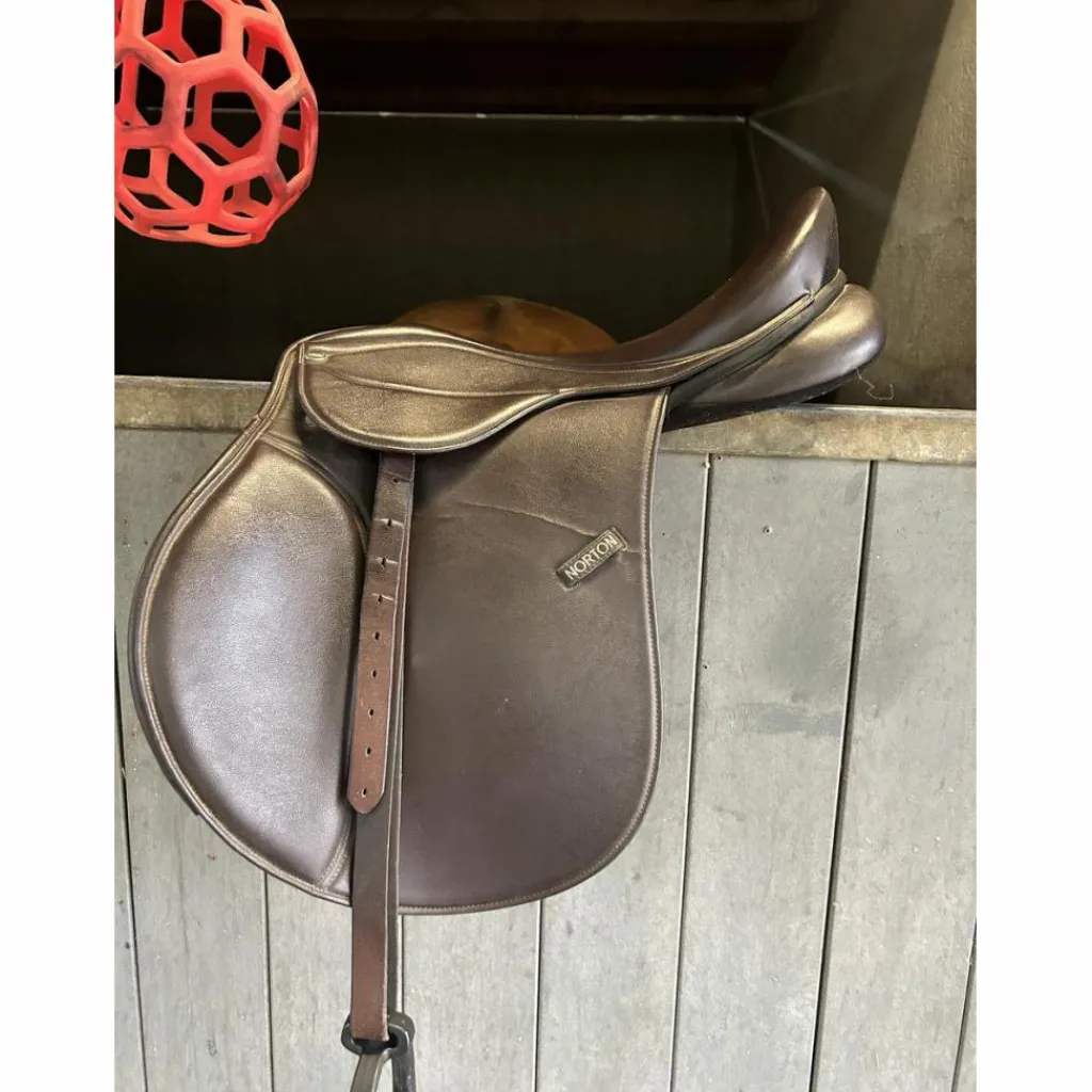 Norton Selles Mixtes>Selle