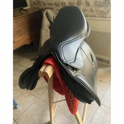 Norton Selles D'Obstacle>selle 16.5 club close contact zadel rexine evol