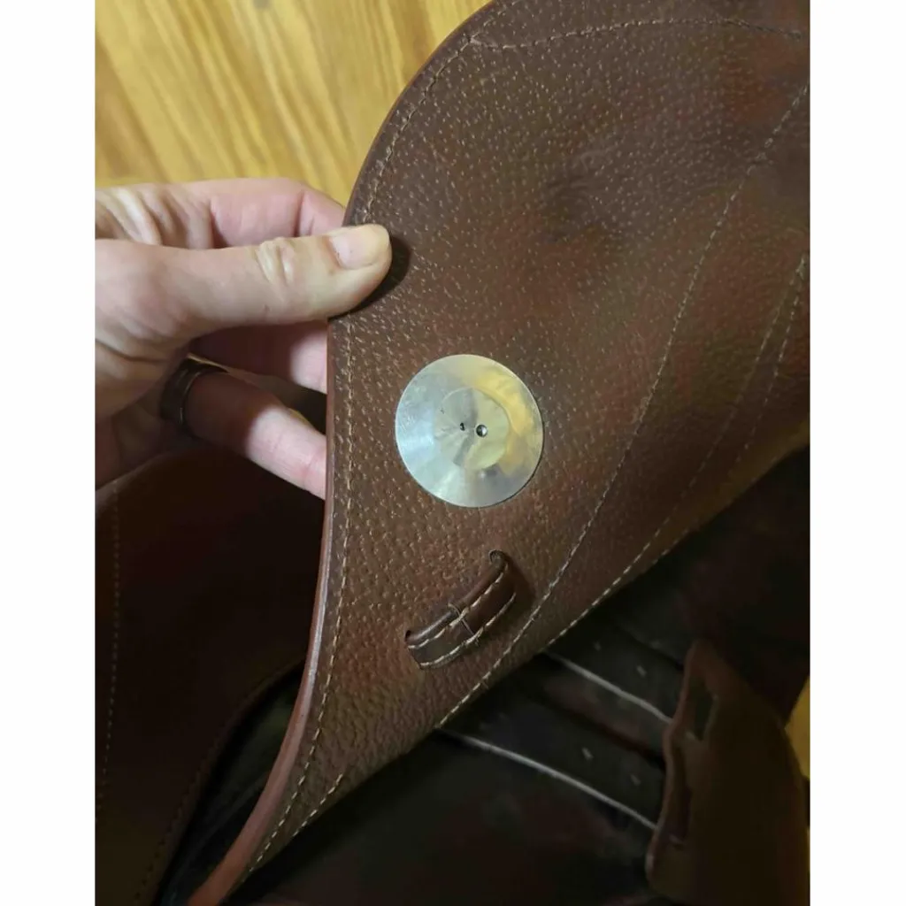 Meyer Selles D'Obstacle>selle semi plate 2023 TAILLE 17 EN PARFAIT ÉTAT