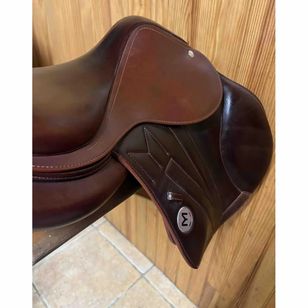Meyer Selles D'Obstacle>selle semi plate 2023 TAILLE 17 EN PARFAIT ÉTAT