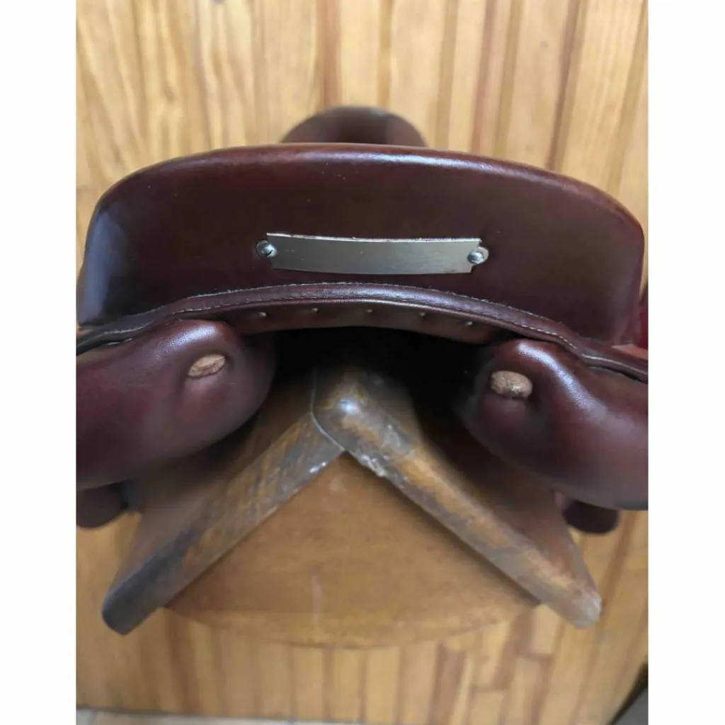Meyer Selles D'Obstacle>selle semi plate 2023 TAILLE 17 EN PARFAIT ÉTAT