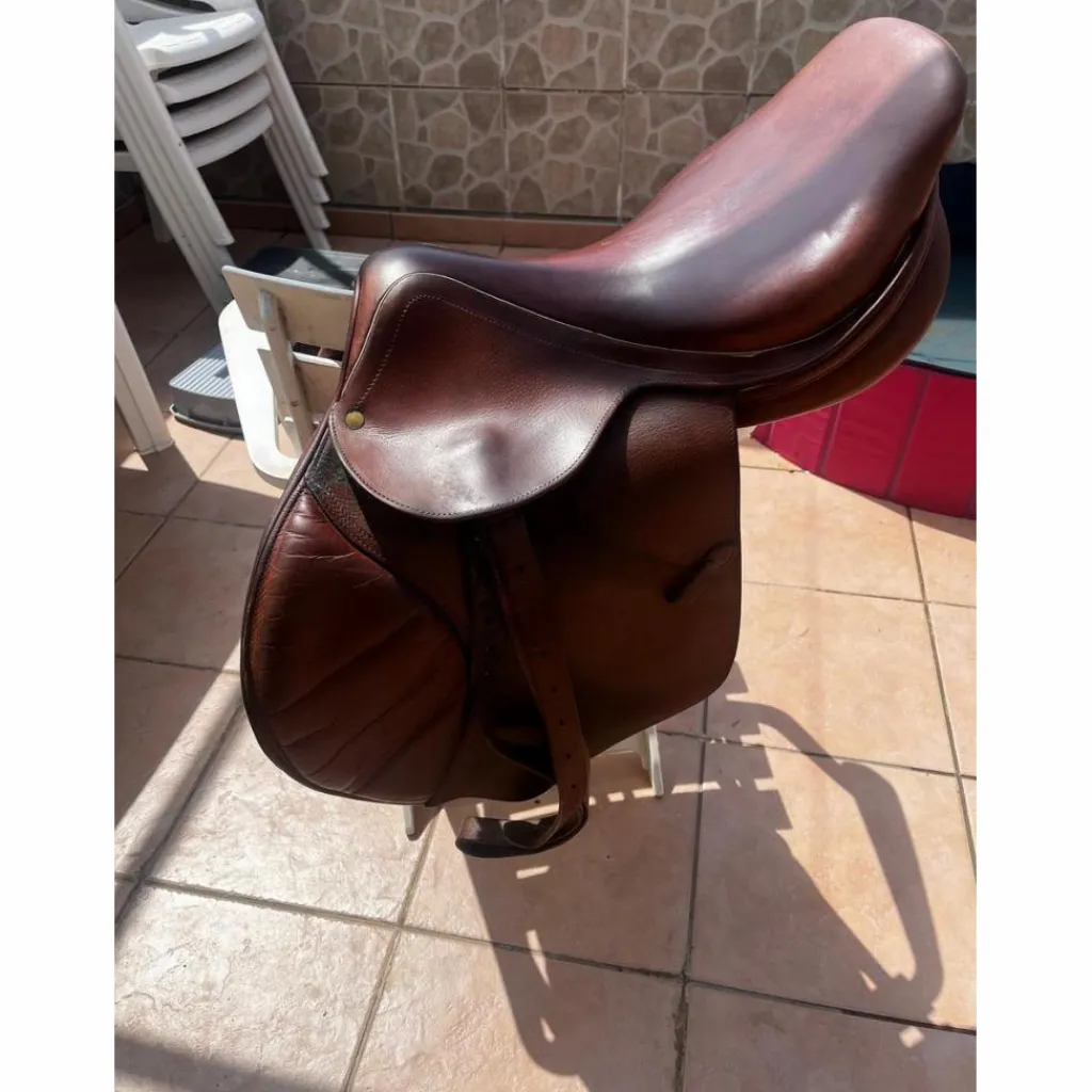 - Marque inconnue - Selles D'Obstacle>Selle St George taille 17