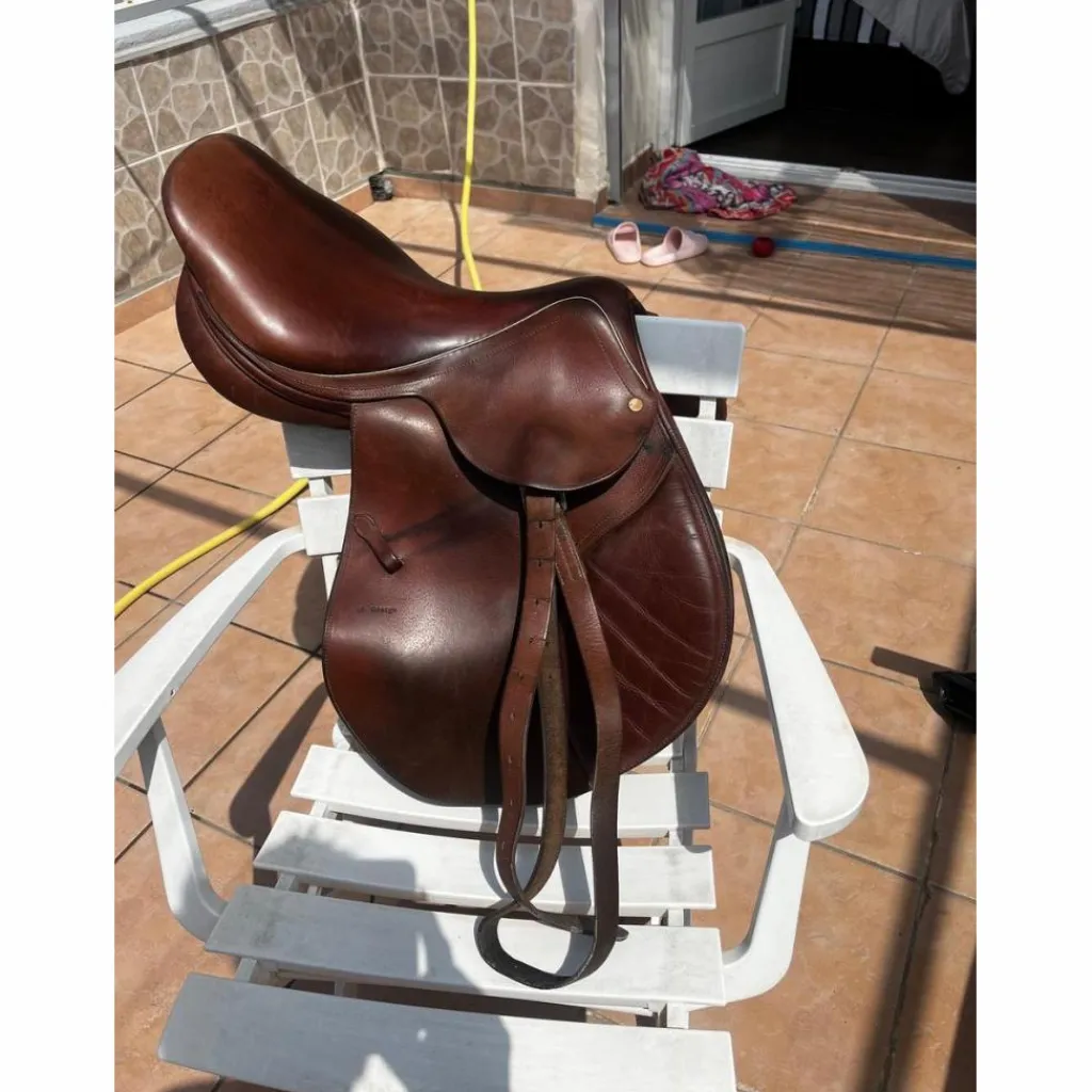- Marque inconnue - Selles D'Obstacle>Selle St George taille 17