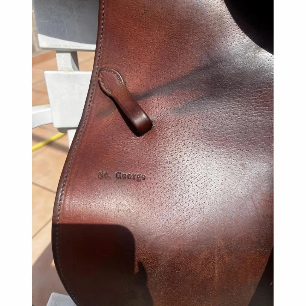 - Marque inconnue - Selles D'Obstacle>Selle St George taille 17