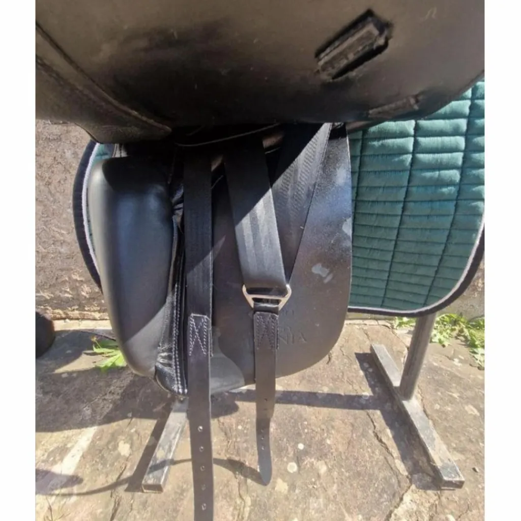 Stubben Selles De Dressage>Selle Stübben noire modèle Virginia taille 18 pouces
